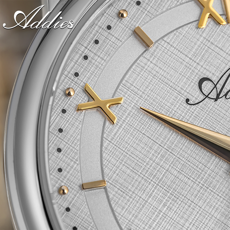ساعات كوارتز أنيقة للسيدات من  - مراجعة Outdoor Sport Watch وسعره